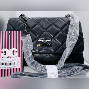 Badgley Mischka Logo Closure Quilted Vegan Leather Shoulder Bag In Black